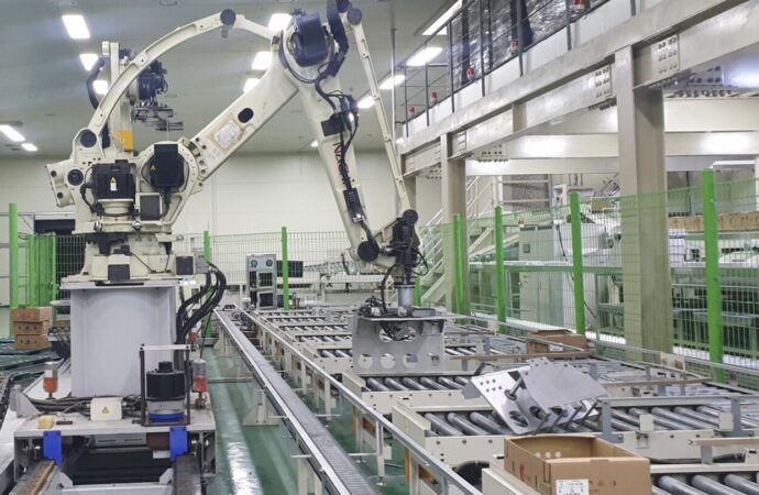 Industrial bot crushes worker to death at plant…